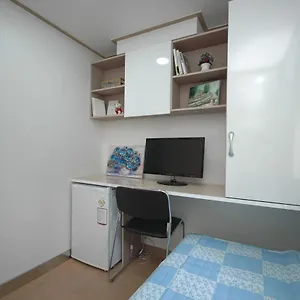 2* Guest house Lottetower Rainbow House